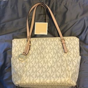 Michael Kors classic tote